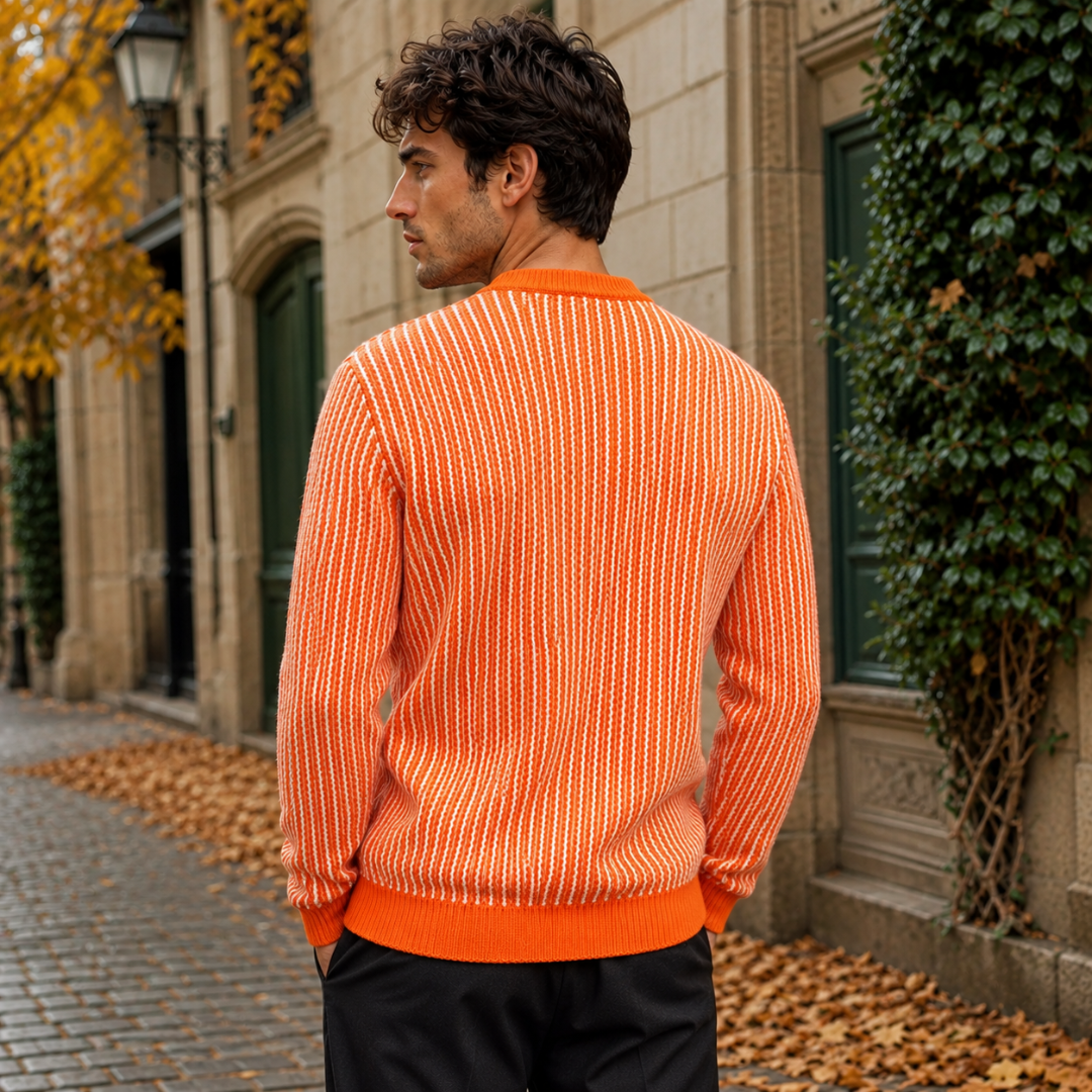 Dos du pull homme orange à rayures verticales et bas en bord-côte uni