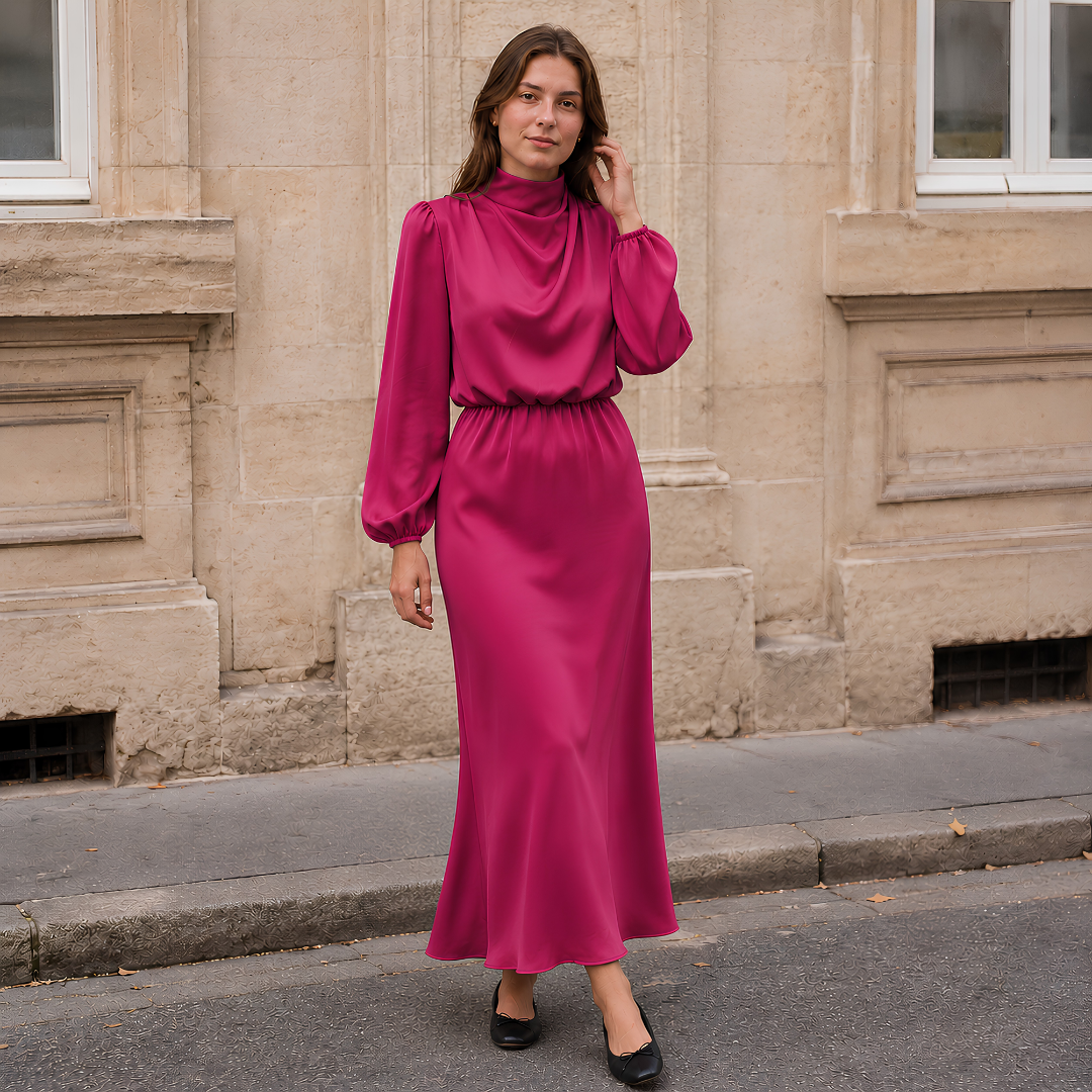 Robe longue rose fuchsia à taille froncée et jupe évasée, col drapé