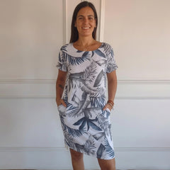 Robe femme courte imprimé tropical gris vue de face