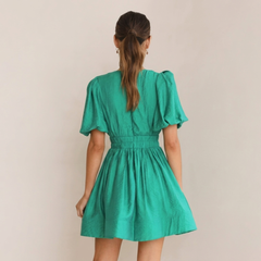 Robe verte Desirae vue de dos, ceinture élastique