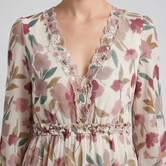 Robe bohème longue beige floral, détail col V et ceinture élastique