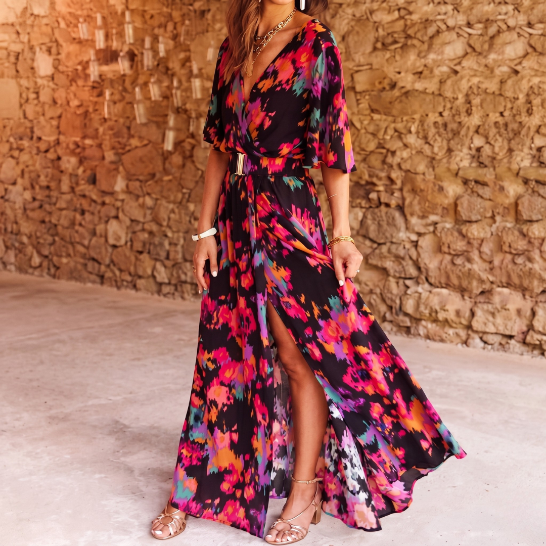 Robe longue multicolore imprimé fleuri col cache-cœur avec ceinture dorée, vue de face