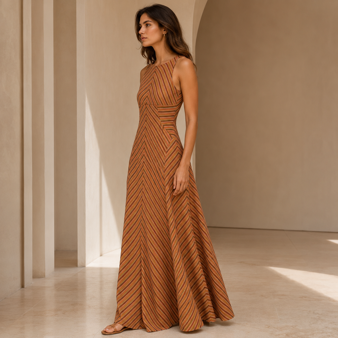 Robe longue orange à taille ajustée, motif chevron graphique de profil