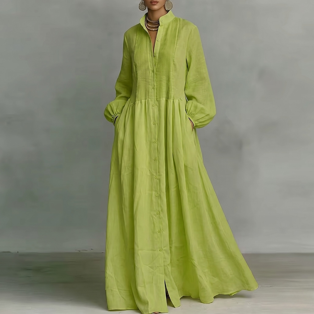 Robe maxi verte boutonnée col montant manches longues coupe ample vue de face