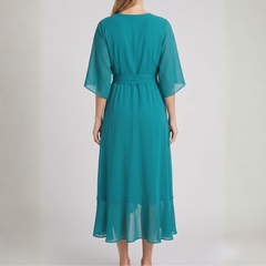 Robe midi bleu-vert vue de dos avec ceinture nouée à la taille