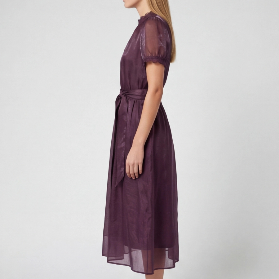 Robe Flavia violette vue de trois quarts manches bouffantes courtes