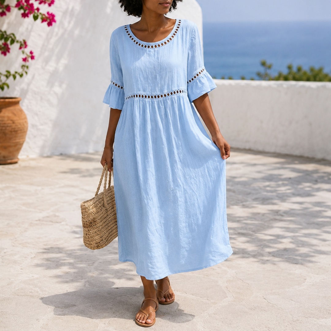 Robe midi femme bleu clair fluide, col rond ajouré et manches courtes évasées