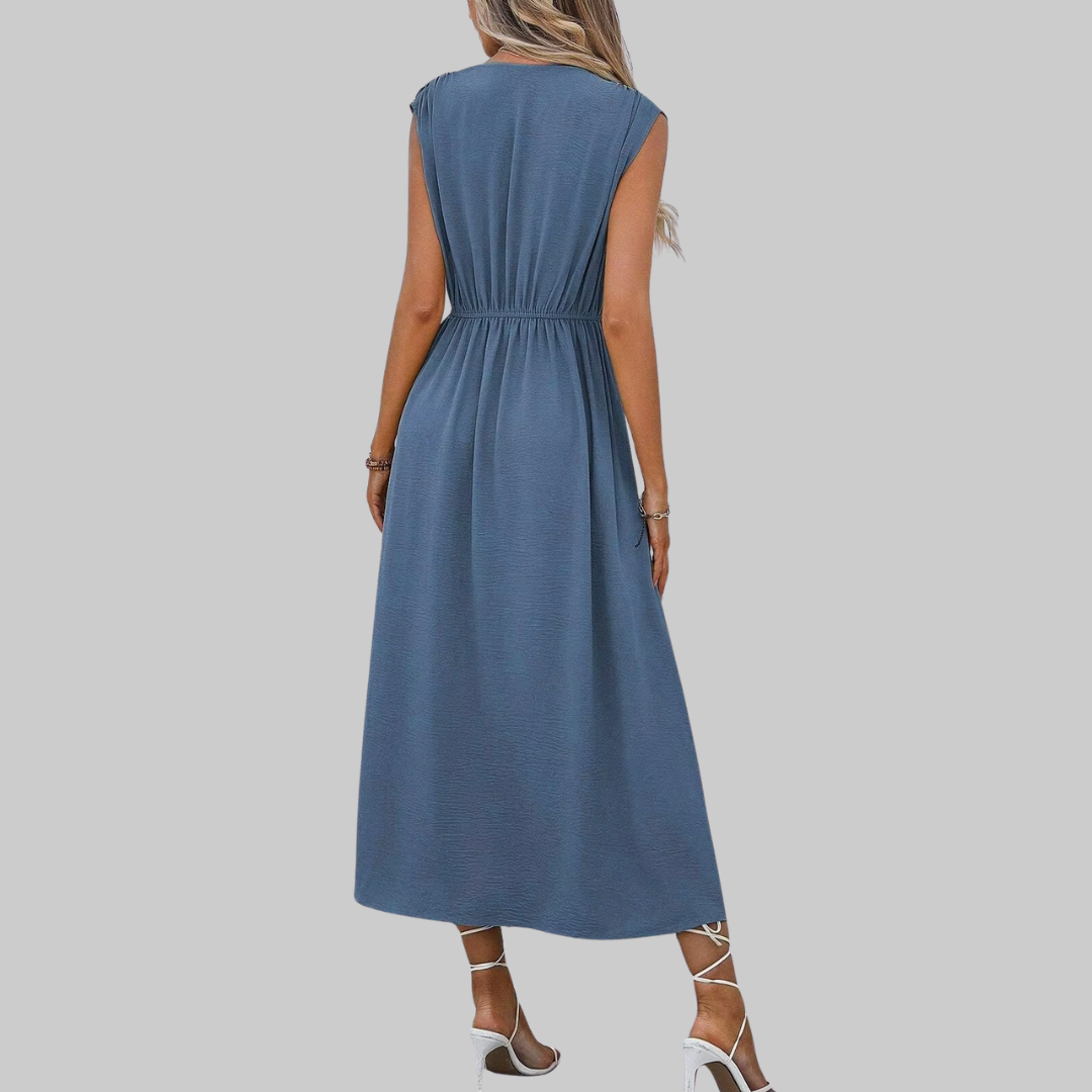 Robe midi bleue fluide, détail de la jupe et de la silhouette