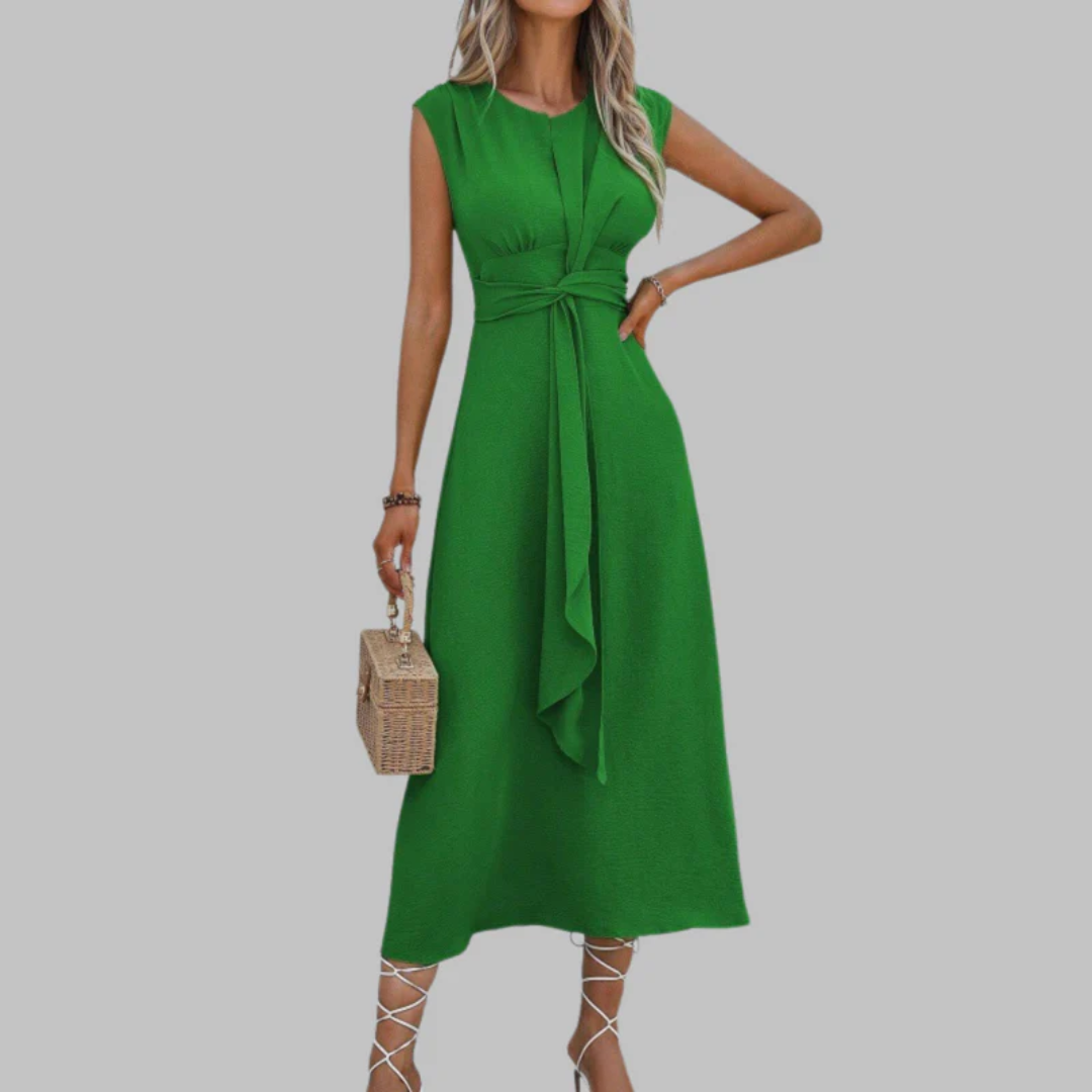 Robe midi verte sans manches, ceinture nouée et coupe fluide