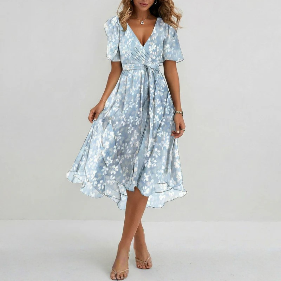 Robe midi portefeuille bleue à fleurs blanches, manches courtes volantées