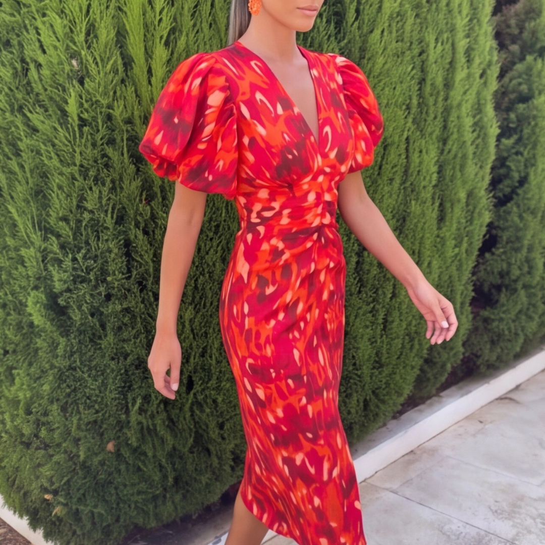 Robe midi col V Fiamma rouge, vue de dos avec manches volantées