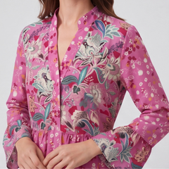 Robe midi rose imprimé floral bohème vue de côté