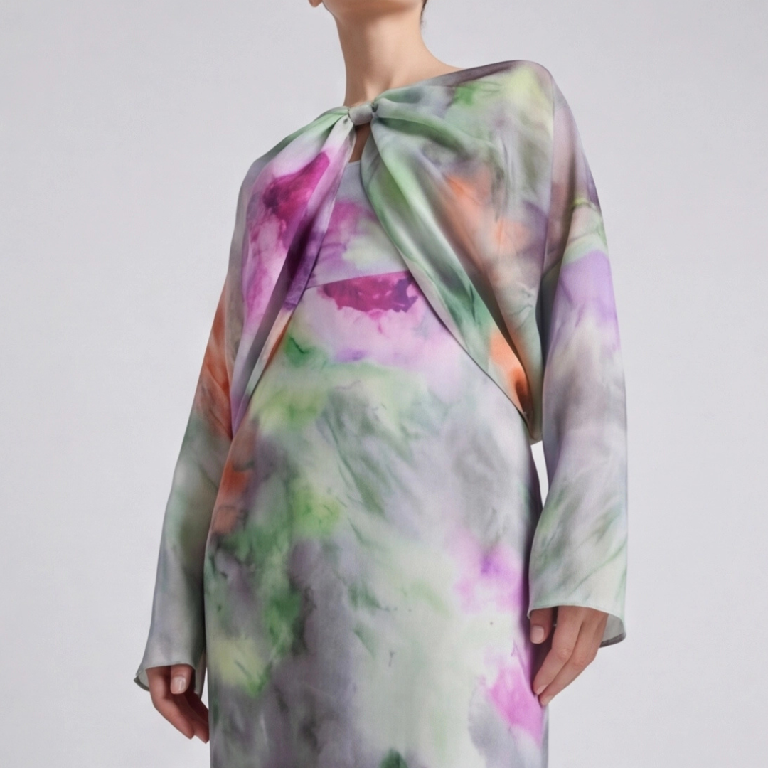 Robe Adèle manches longues fluides imprimé aquarelle vert rose violet, vue de dos trois quarts