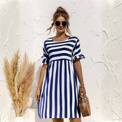 Robe midi rayée bleu et blanc col rond manches volantées vue de face