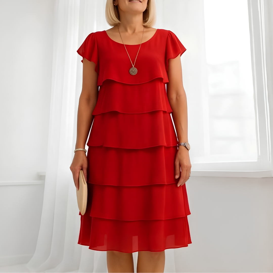Robe Karen rouge, vue de trois quarts, silhouette complète