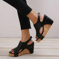 Sandales compensées noires avec boucle, vue du dessus en paire