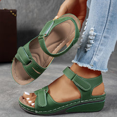 Sandales compensées femme coloris vert, vue de côté