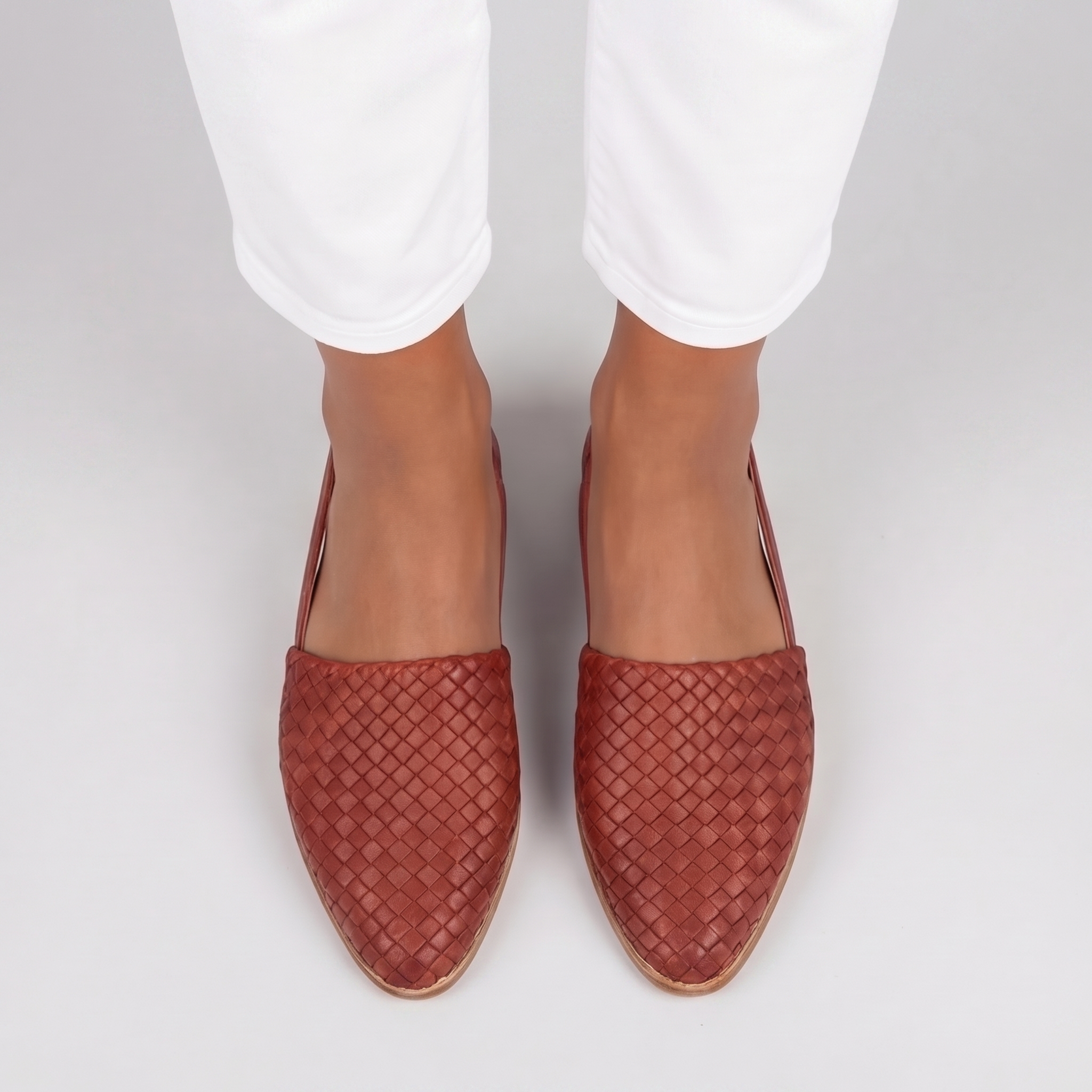 Sandales plates tressées femme rouge terracotta vue de dessus bout pointu