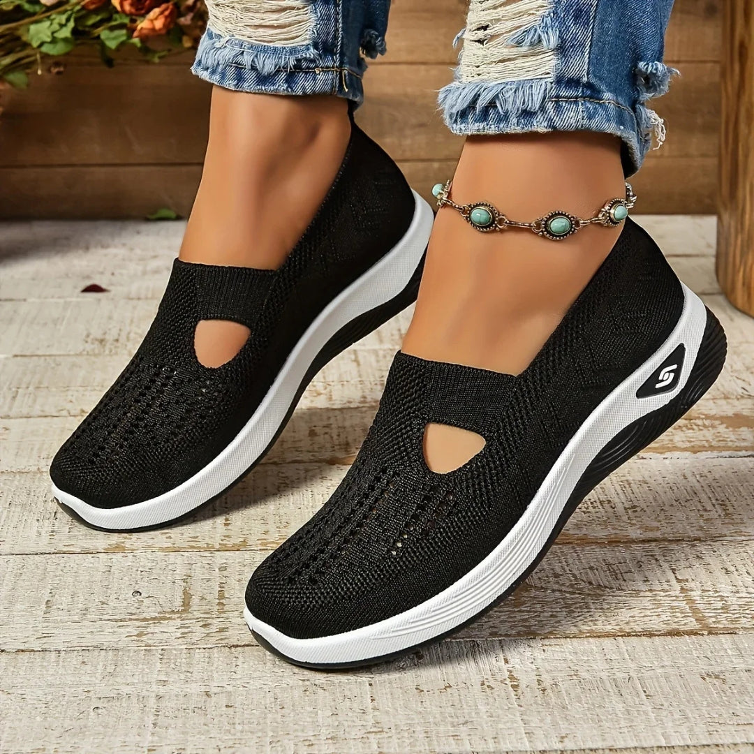 Sneakers femme slip-on tricot ajouré coloris noir vue de côté