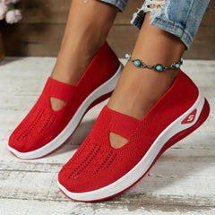Sneakers femme coloris rouge tige tricot ajouré semelle blanche