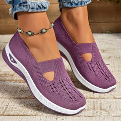 Vue rapprochée sneakers violet semelle cushion et tige ajourée