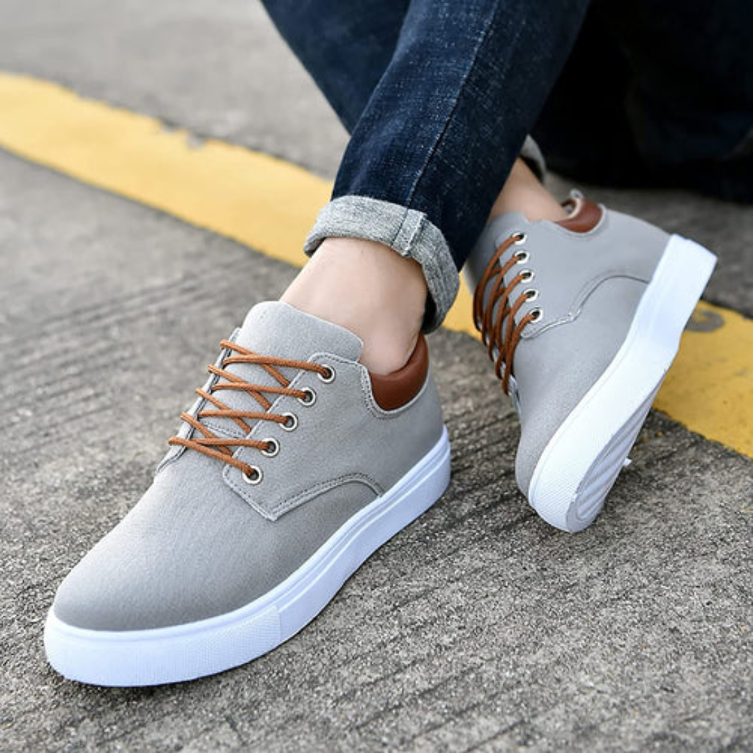 Sneakers gris casual, vue de côté, contrefort caramel