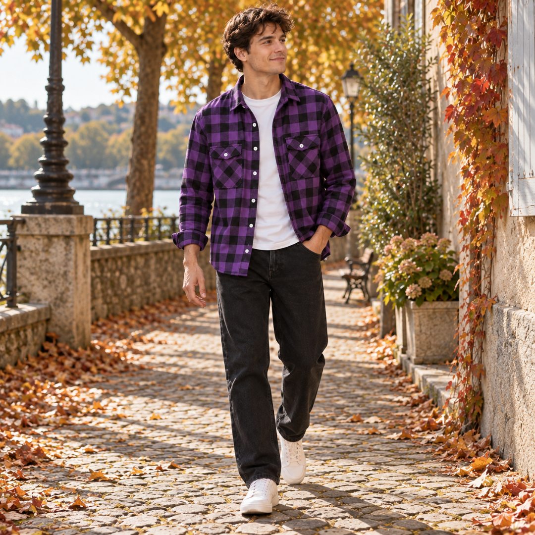 Surchemise violette à carreaux, col chemise et rangée de boutons blancs