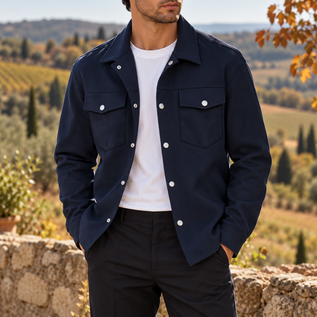 Surchemise homme bleu marine avec boutons pression clairs et poches poitrine à rabat