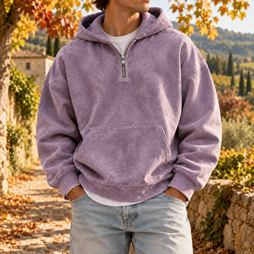 Sweat à capuche homme lavande avec demi-zip, poche kangourou et poignets côtelés
