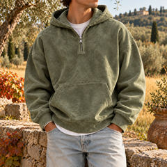 Sweat à capuche homme vert armée avec demi-zip et grande poche kangourou