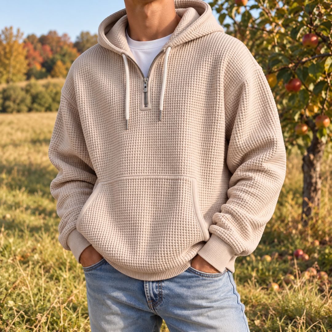 Sweat à capuche beige homme à demi-zip, cordon blanc et grande poche kangourou