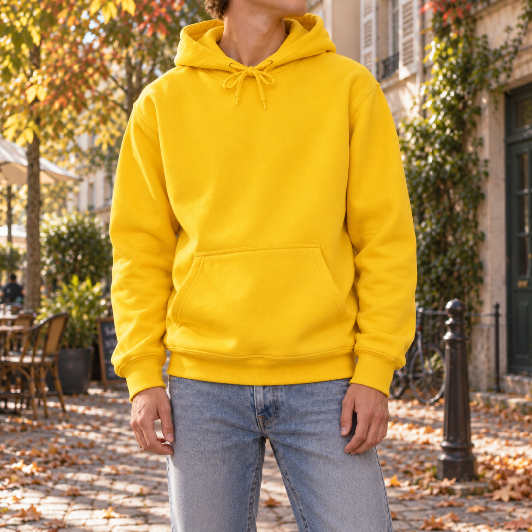 Sweat à capuche homme jaune avec cordon de serrage et poche kangourou