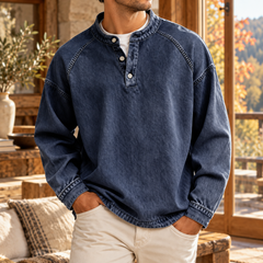 Sweat homme bleu marine délavé à patte à trois boutons et manches raglan