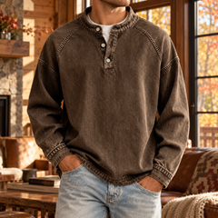 Sweat homme marron foncé délavé avec col montant et boutons blancs contrastés