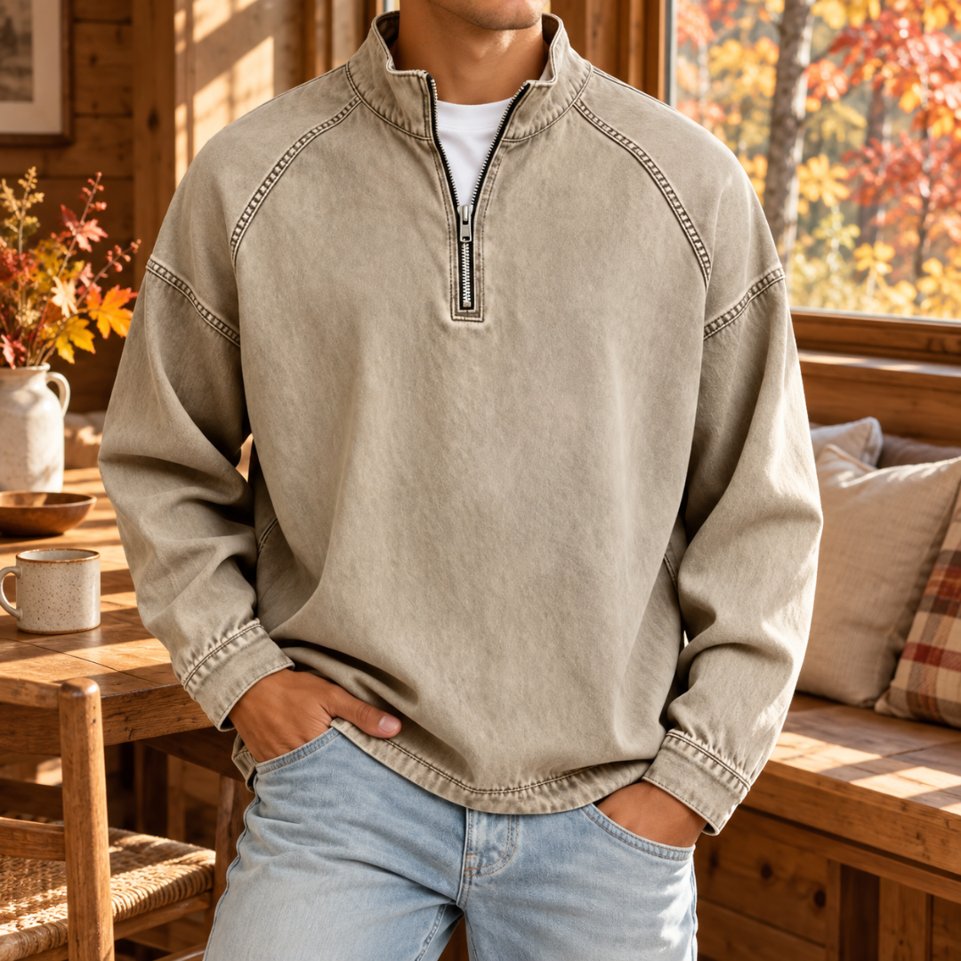 Sweat homme beige à demi-zip, col montant et coutures raglan soulignées