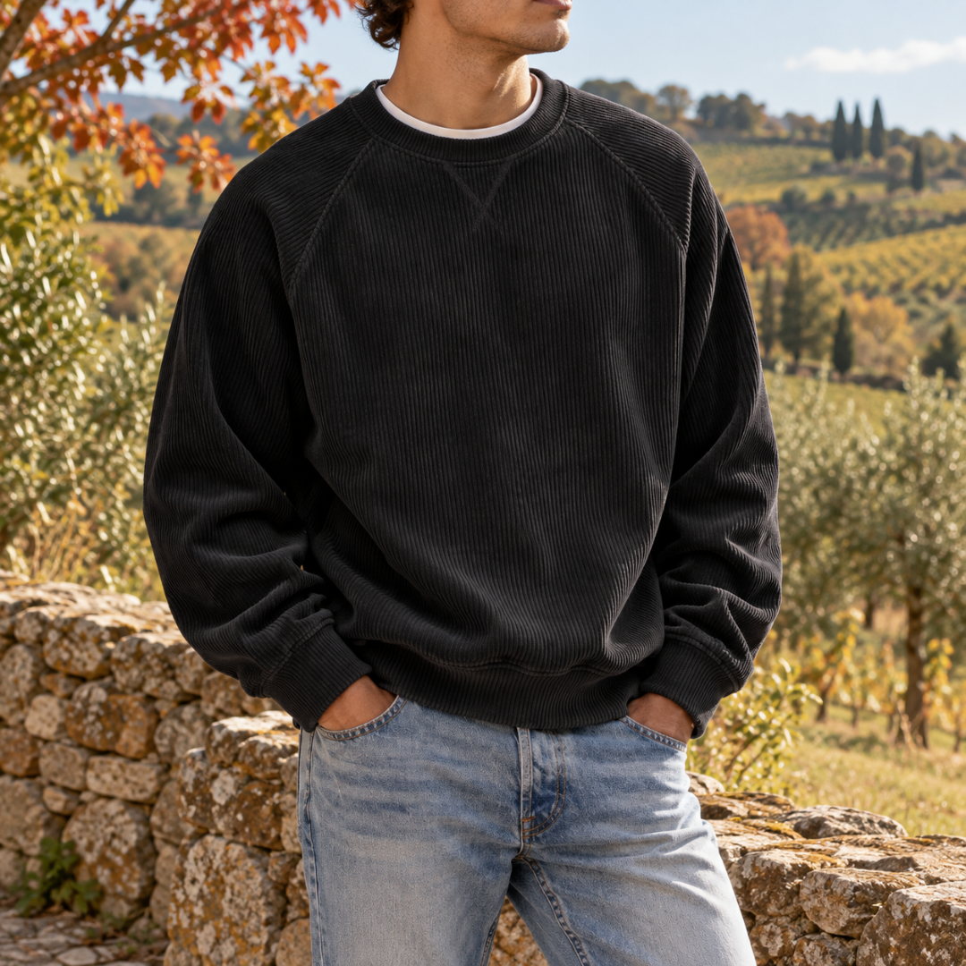 Sweat homme noir en velours côtelé, col rond et poignets côtelés