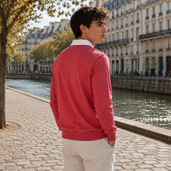 Vue de dos du sweat polo rouge avec col blanc et bas côtelé
