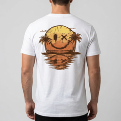 T-shirt homme blanc avec motif smiley graphique coloré dans le dos