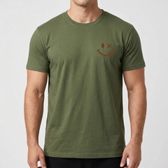 T-shirt homme vert avec imprimé smiley sur la poitrine, vue de face