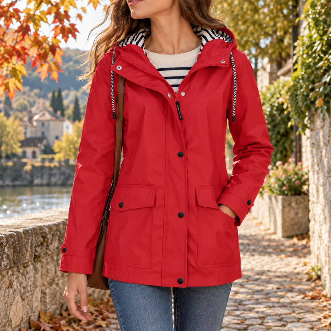 Veste rouge à capuche avec intérieur rayé et poignets à patte boutonnée