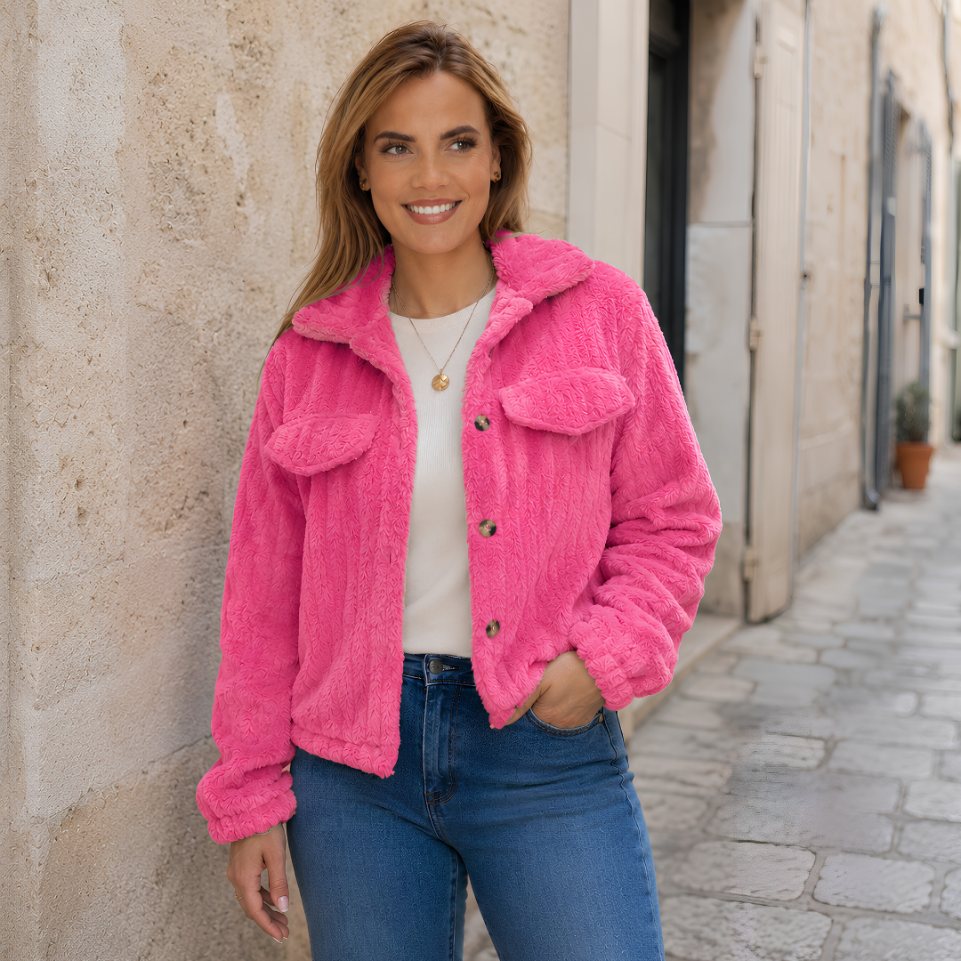 Veste courte rose vif texturée avec col rabattu et boutonnage devant
