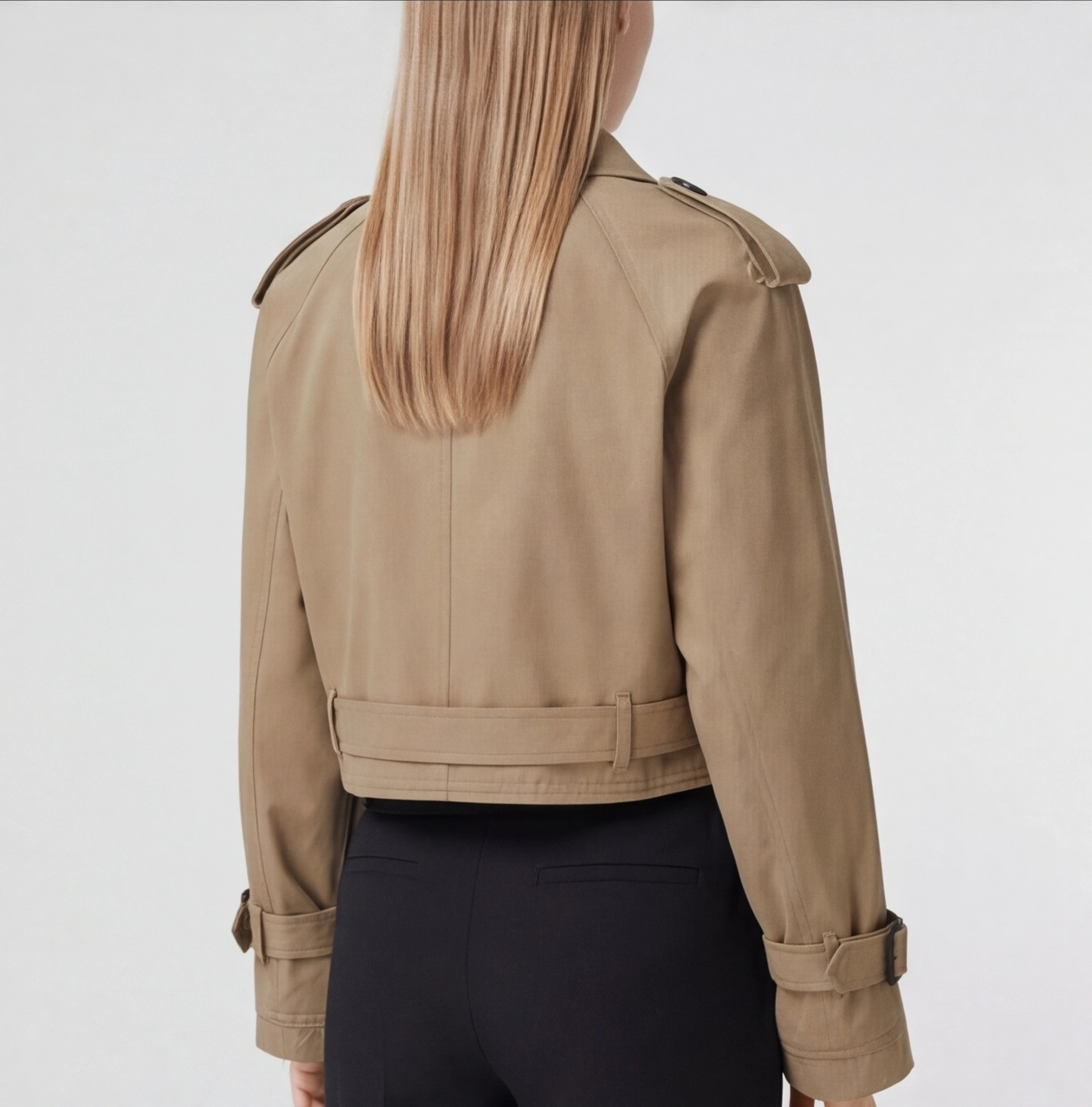 Vue de dos trench court femme khaki