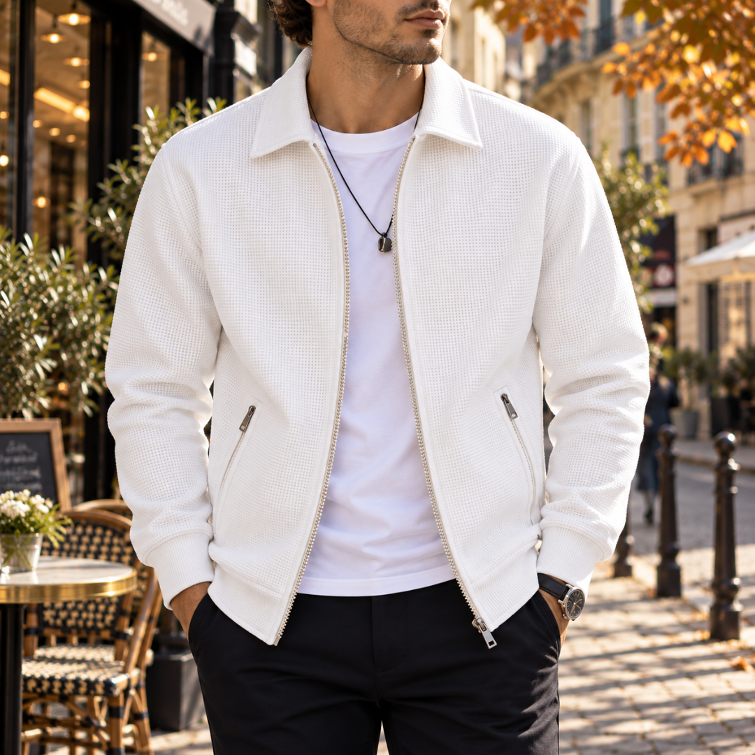 Veste homme blanche gaufrée à col chemise, deux poches zippées et manches longues